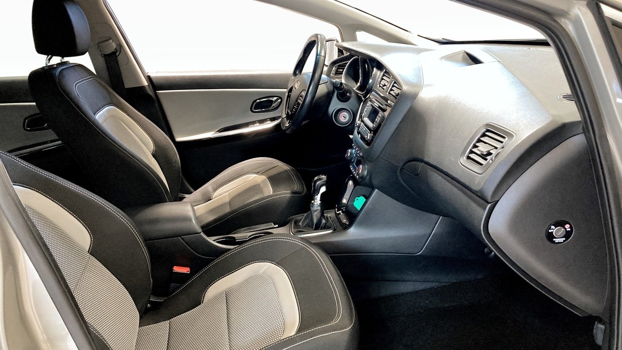 Kia Ceed 1.6 CRDi 2015, bild 3/16