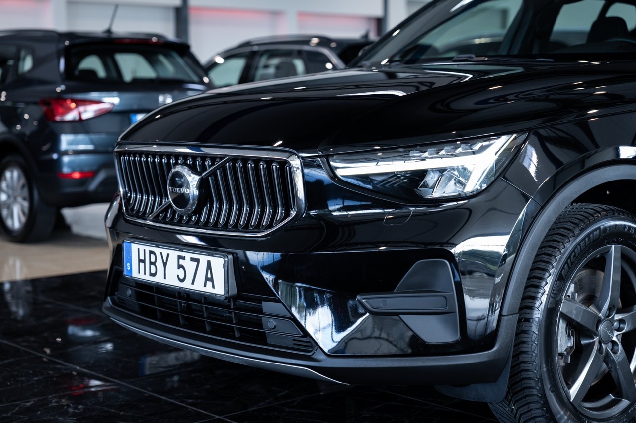 Volvo XC40 Recharge T4 DCT Core Bright 2023, bild 4/10