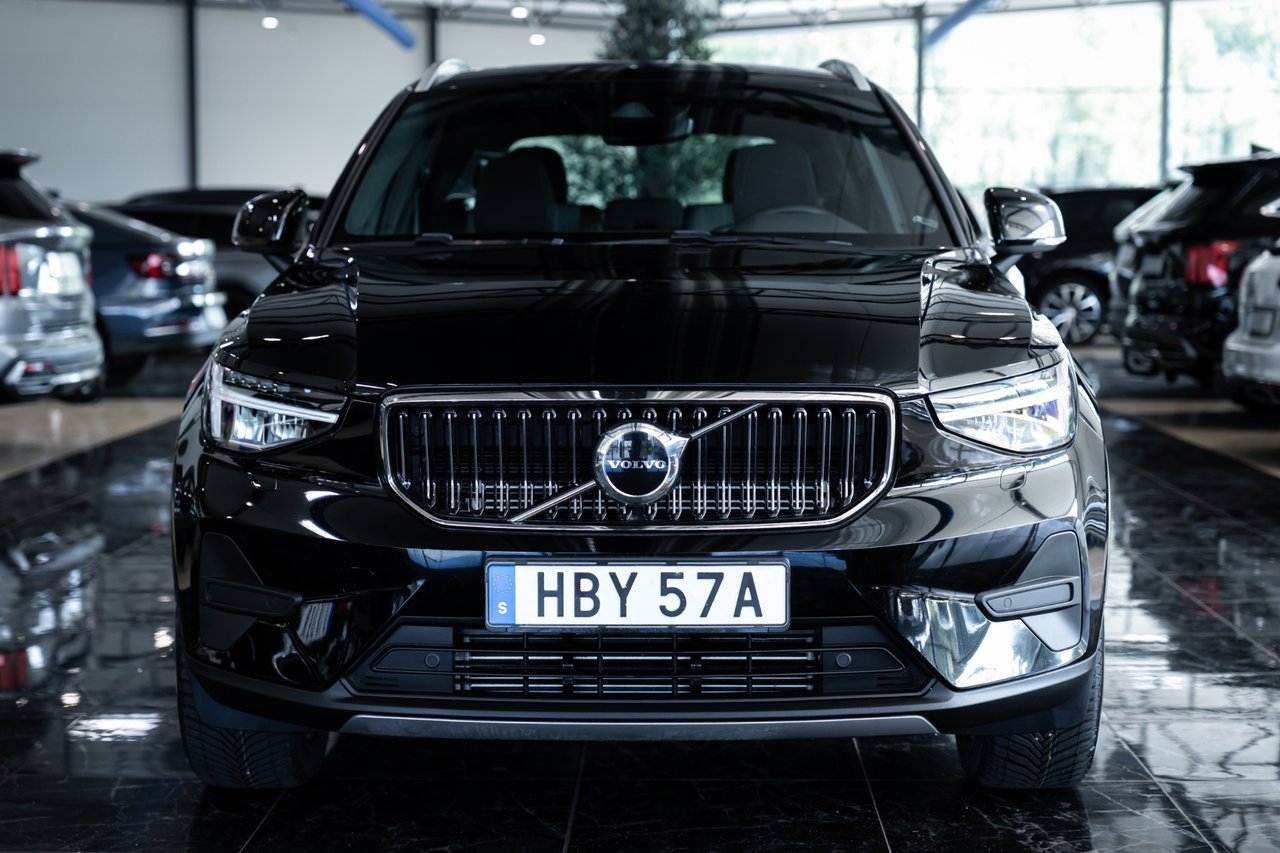 Volvo XC40 Recharge T4 DCT Core Bright 2023, bild 2/10