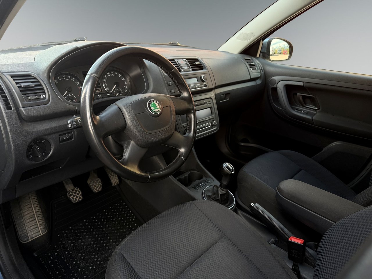 Skoda Fabia 2011, bild 6/9