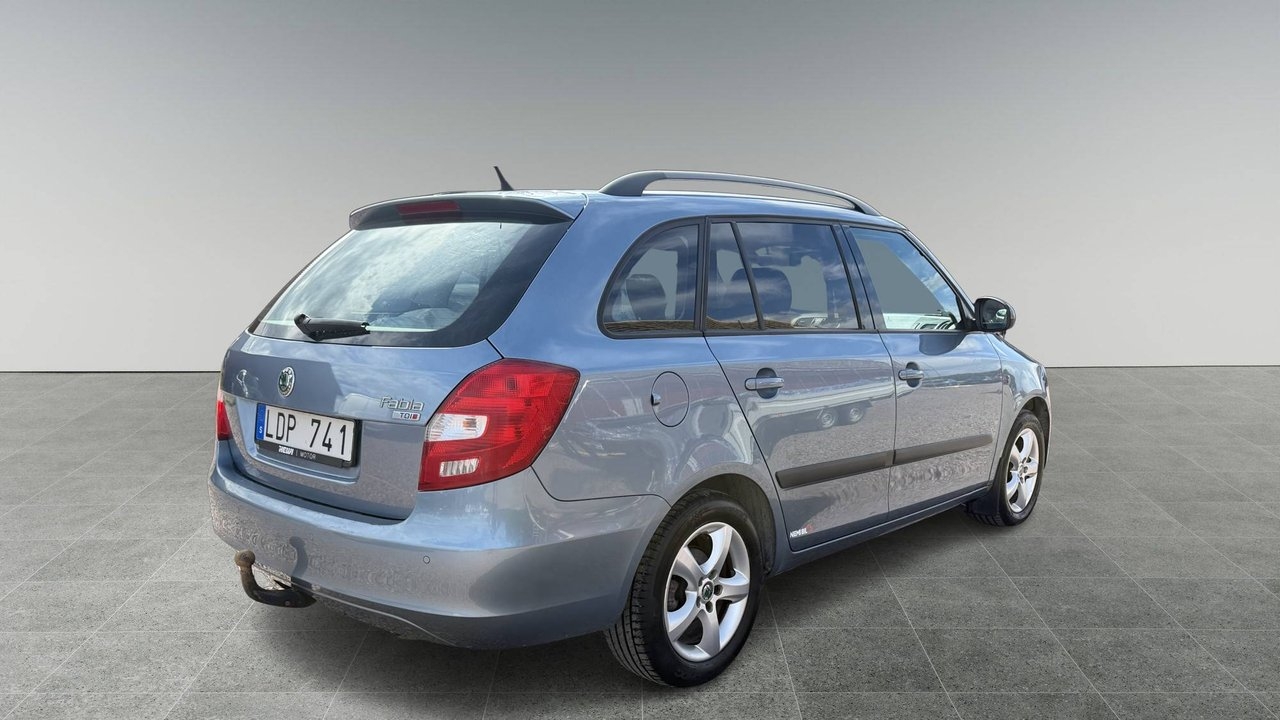 Skoda Fabia 2011, bild 3/9