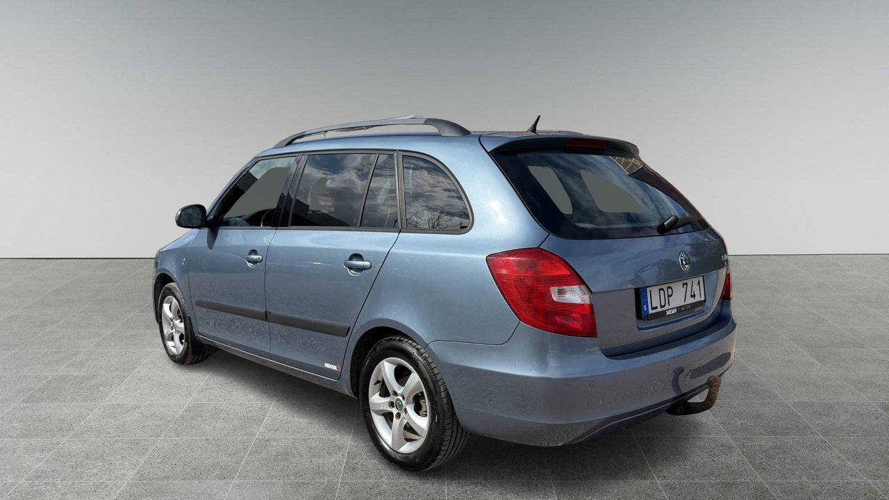 Skoda Fabia 2011, bild 2/9