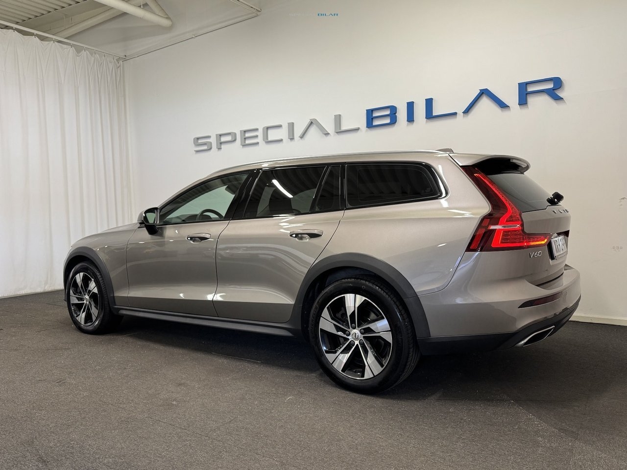 Volvo V60 Cross Country 2019, bild 3/10