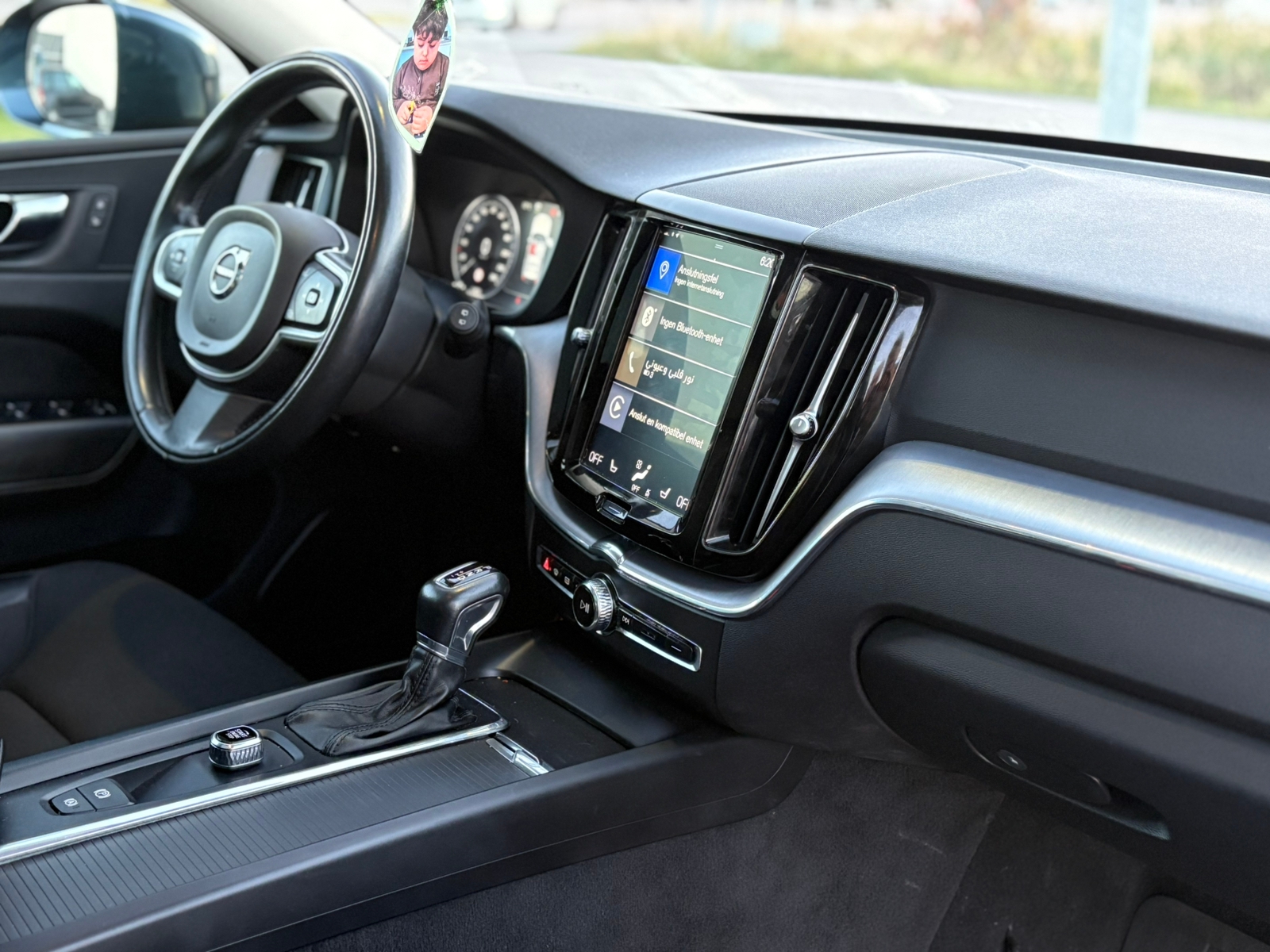 Volvo XC60 D4 AWD Geartronic 2019, kuva 2/6