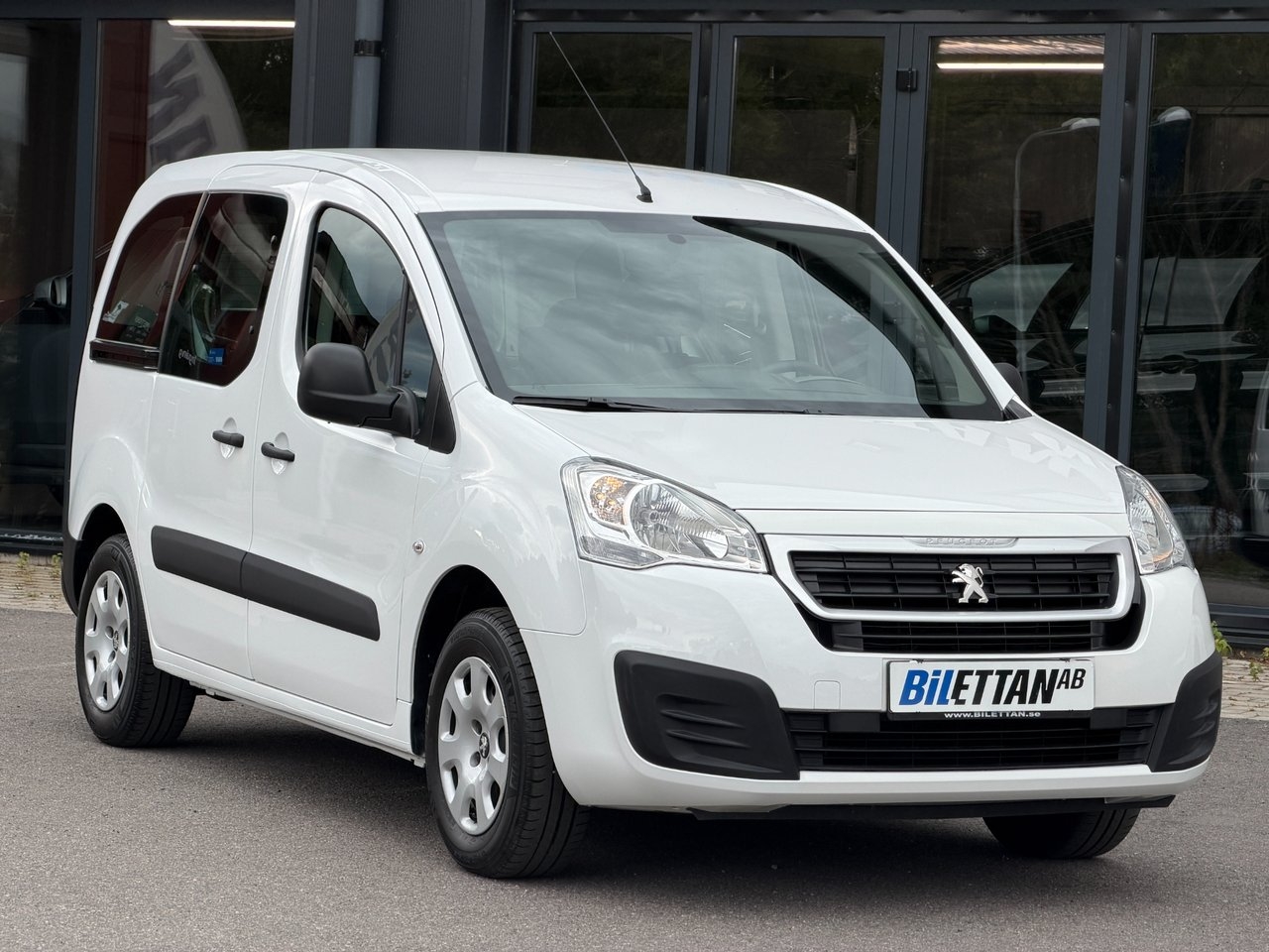 Peugeot Partner Tepee 1.2 e-THP Euro 6 2018, bild 4/10