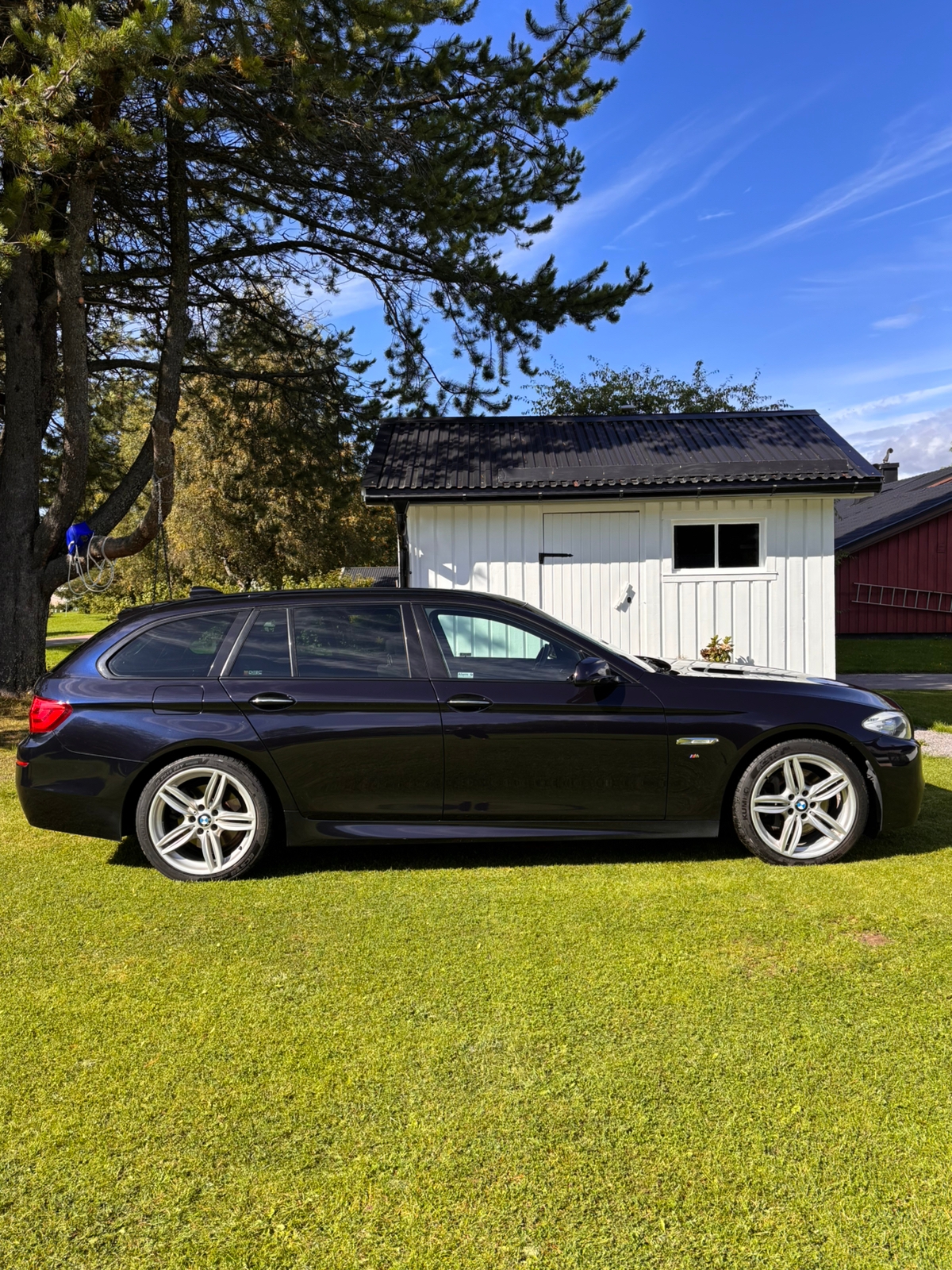 BMW 525 d xDrive Touring Steptronic 2013, bild 2/10