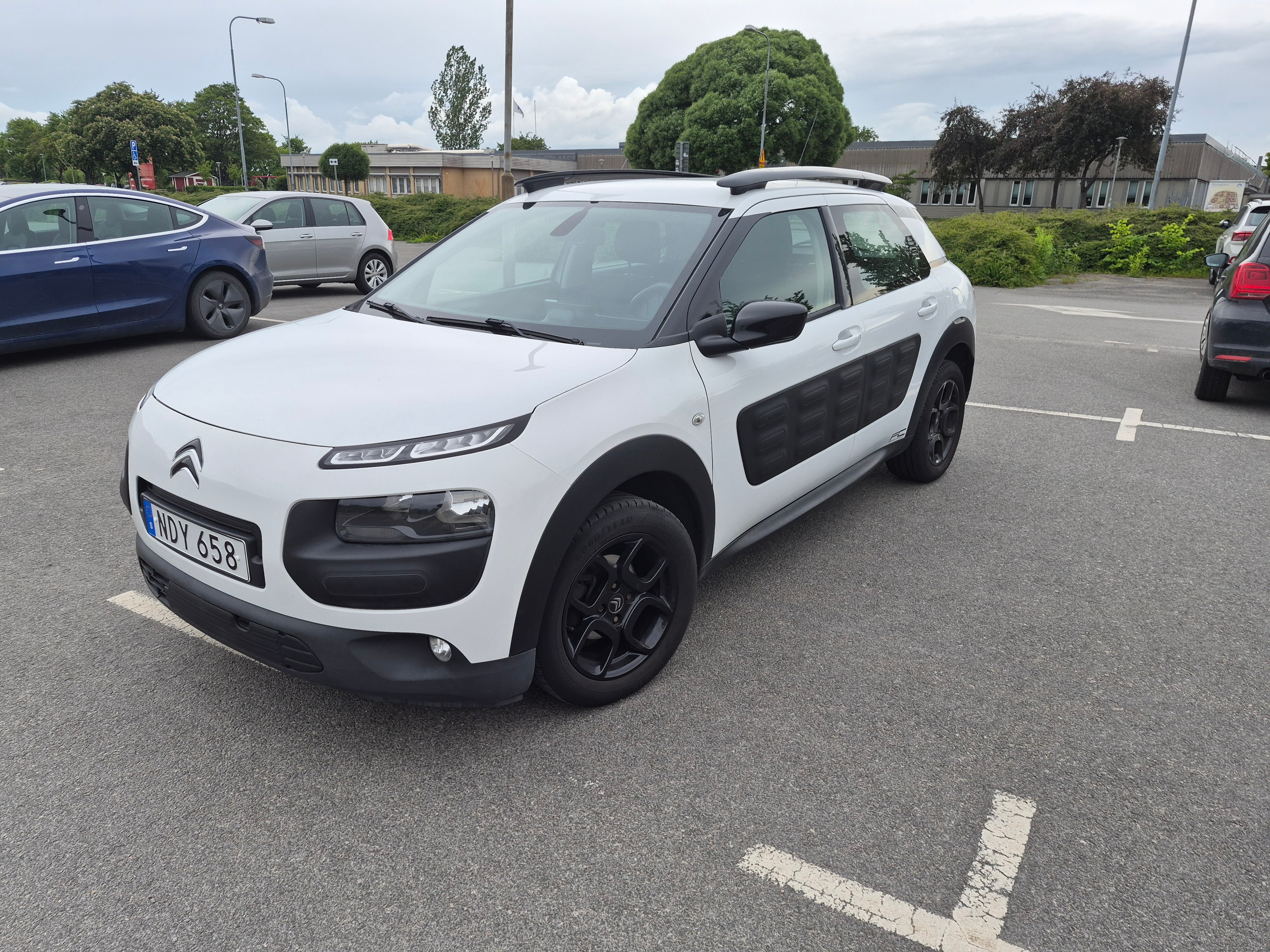 Citroen C4 Cactus 1.2 PureTech EGS 2016, kuva 3/5
