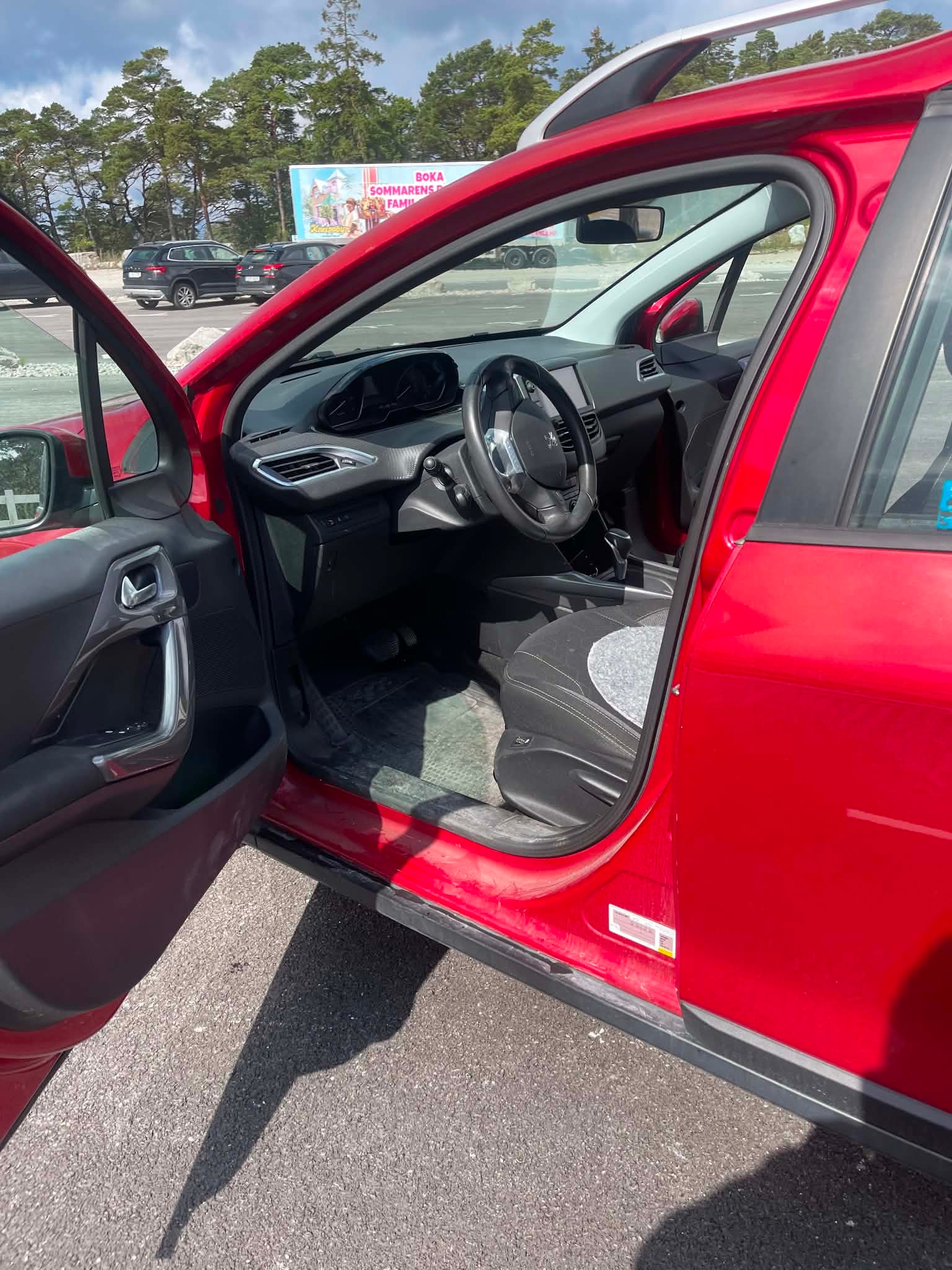Peugeot 2008 1.2 PureTech 110 EAT 2016, bild 6/8