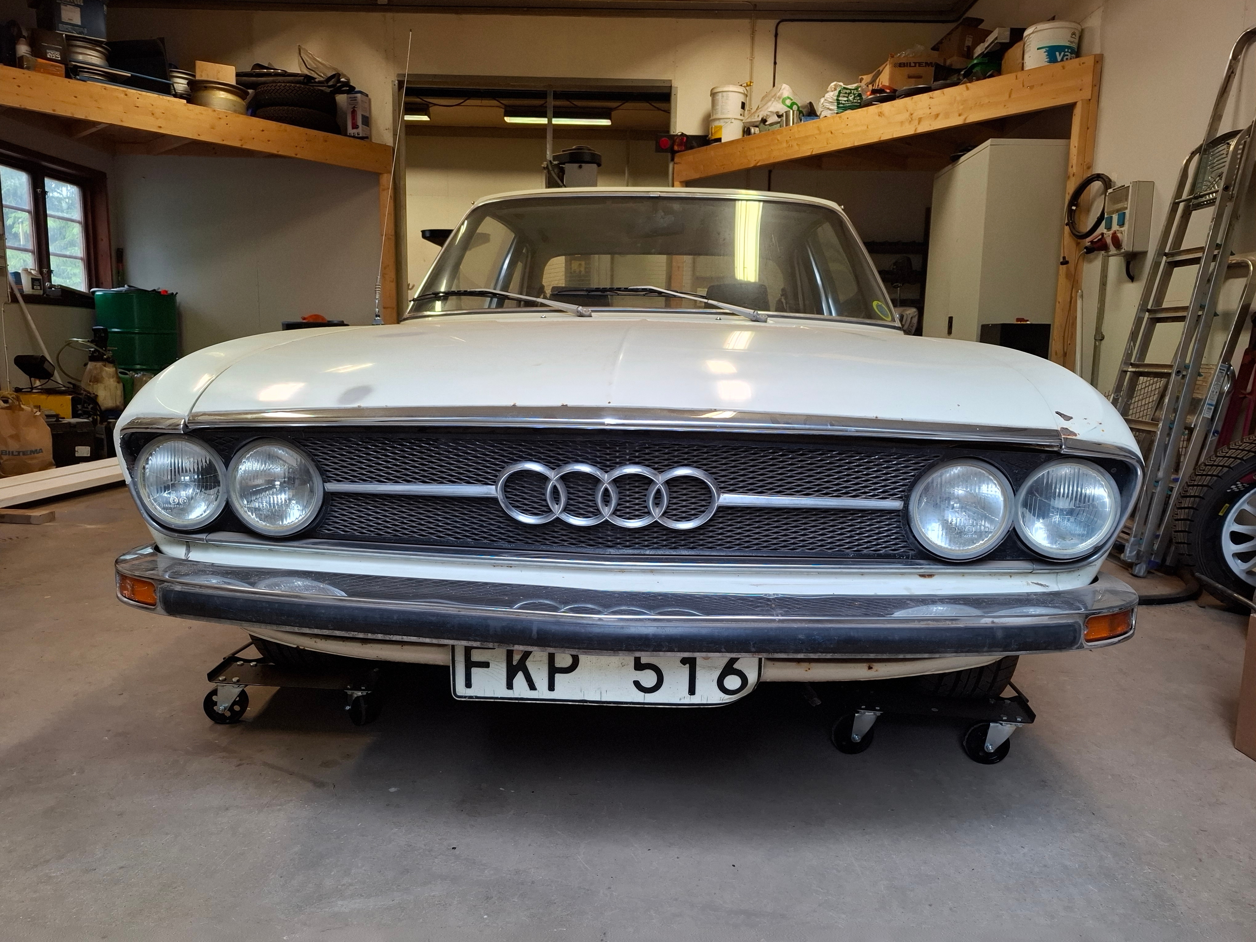 Audi 100