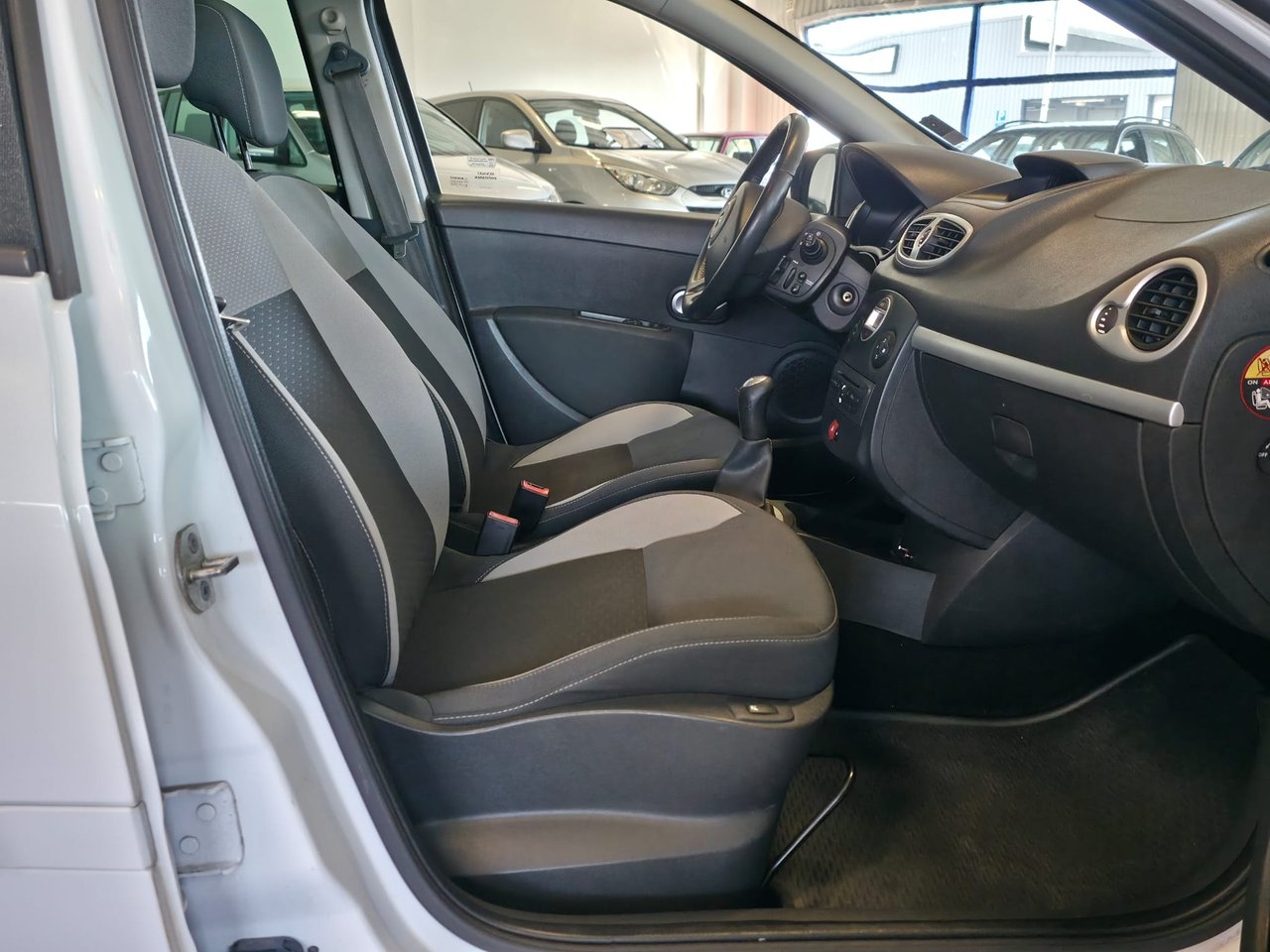 Renault Clio 2011, photo 6/9