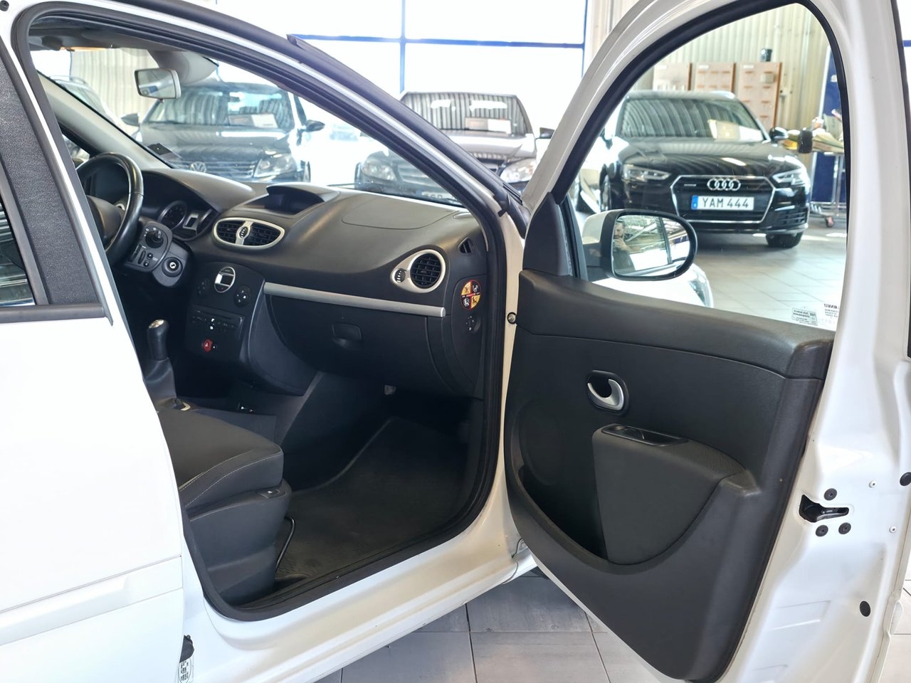 Renault Clio 2011, photo 5/9