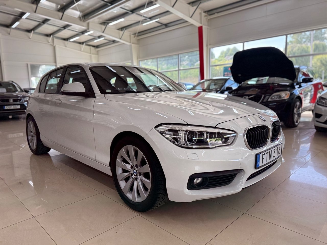 BMW 116 d 5-dörrars Advantage 2016, kuva 3/10