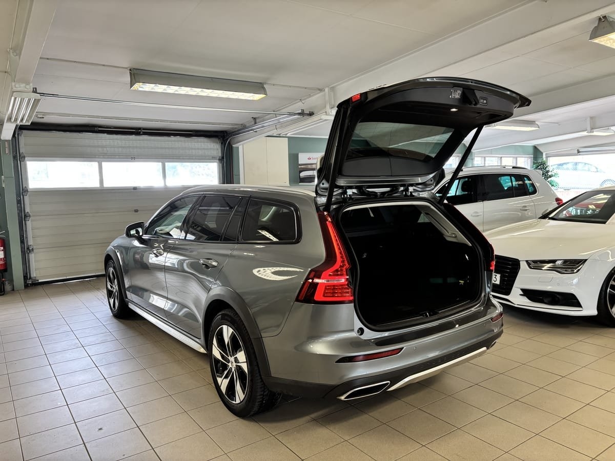 Volvo V60 Cross Country 2019, bild 7/10