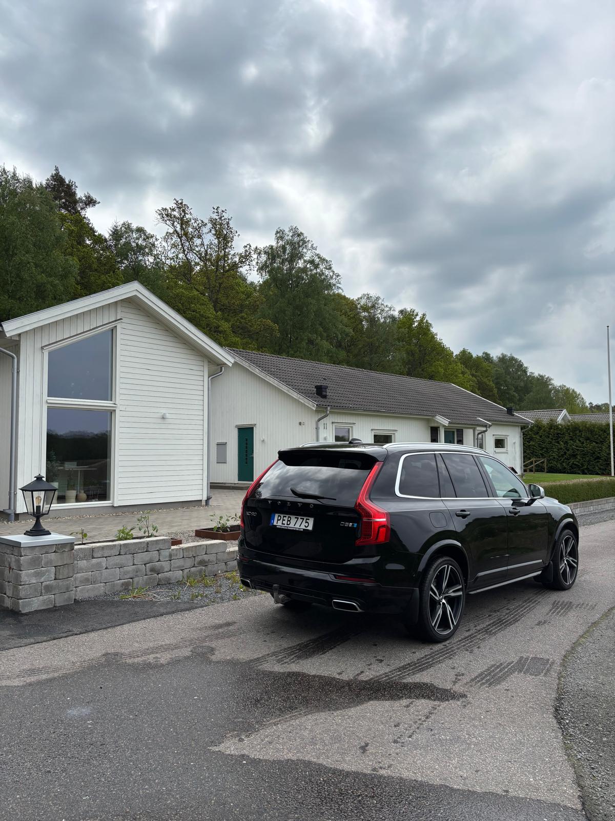 Volvo XC90 7-seater D5 AWD R-Design 2017, bild 2/10