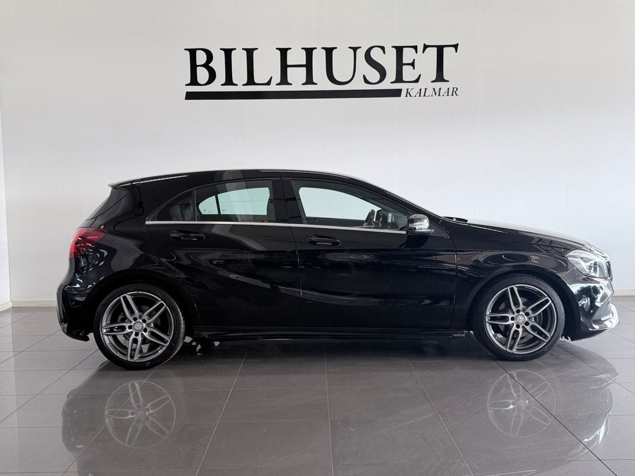 Mercedes-Benz A 180 AMG Line Euro 6 2018, kuva 3/10