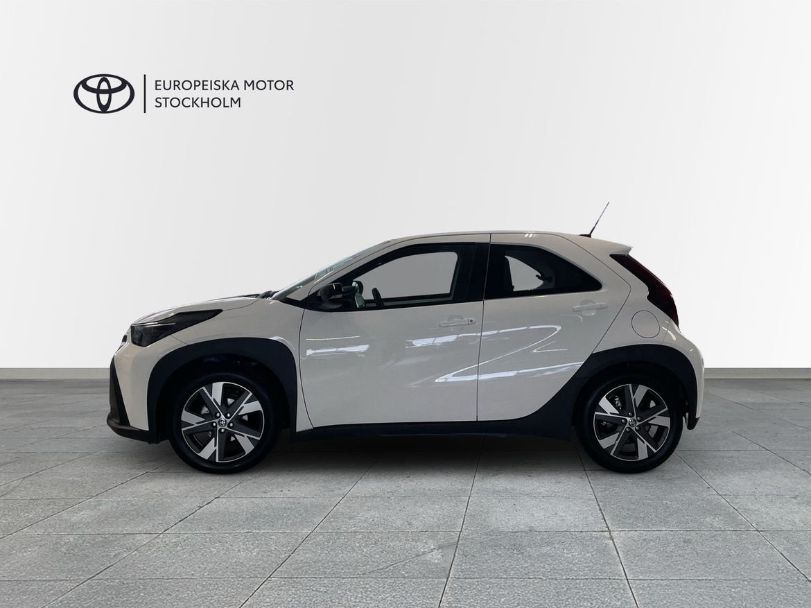 Toyota Aygo X Hybrid PLAY 2026, bild 3/16