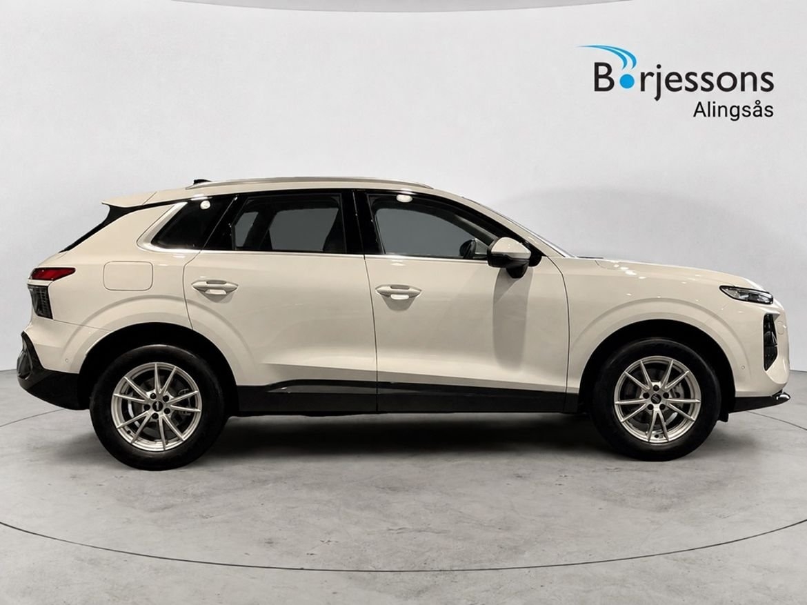 Audi Q3 TFSI 150hk Proline S tronic 2026, bild 2/10