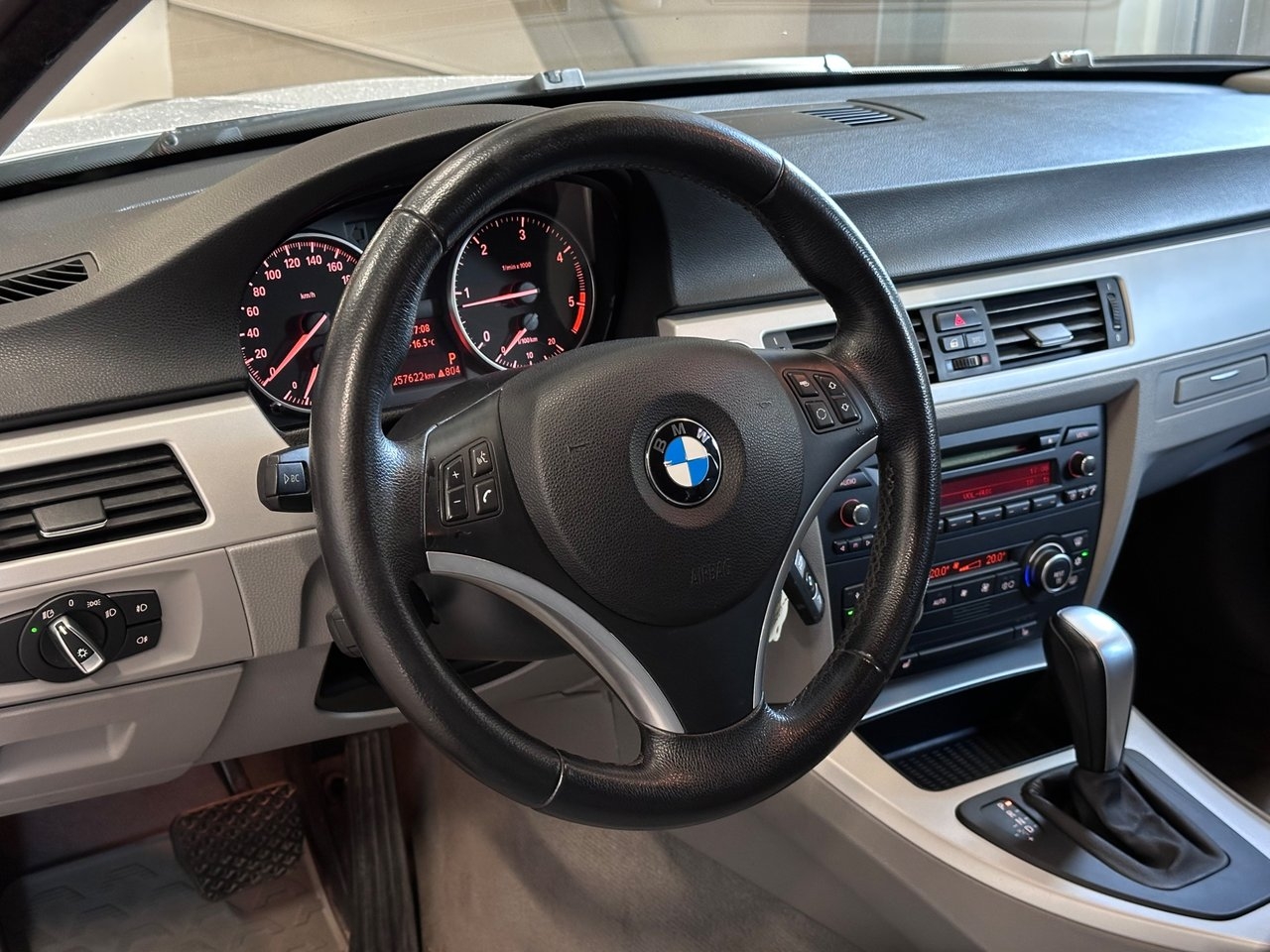 BMW 318 d Touring Comfort Dynamic 2009, bild 7/10