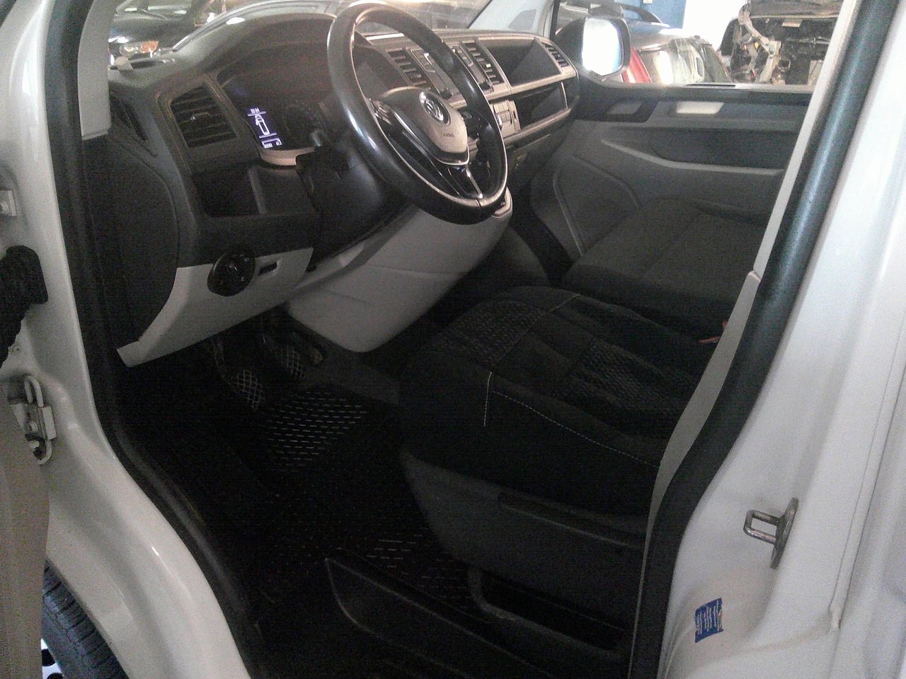 Volkswagen Transporter 2018, bild 5/9