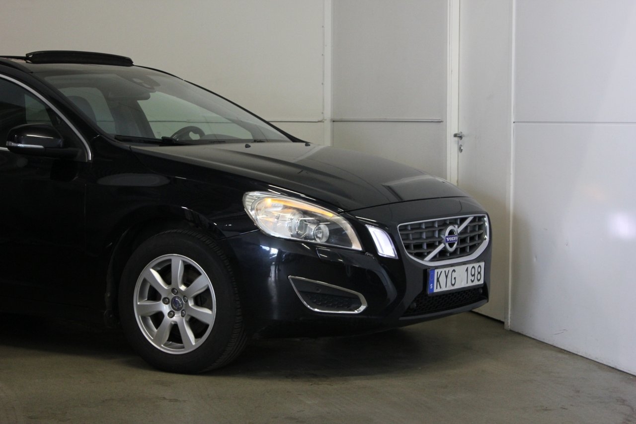 Volvo V60 D2 Momentum Taklucka 2013, photo 2/10