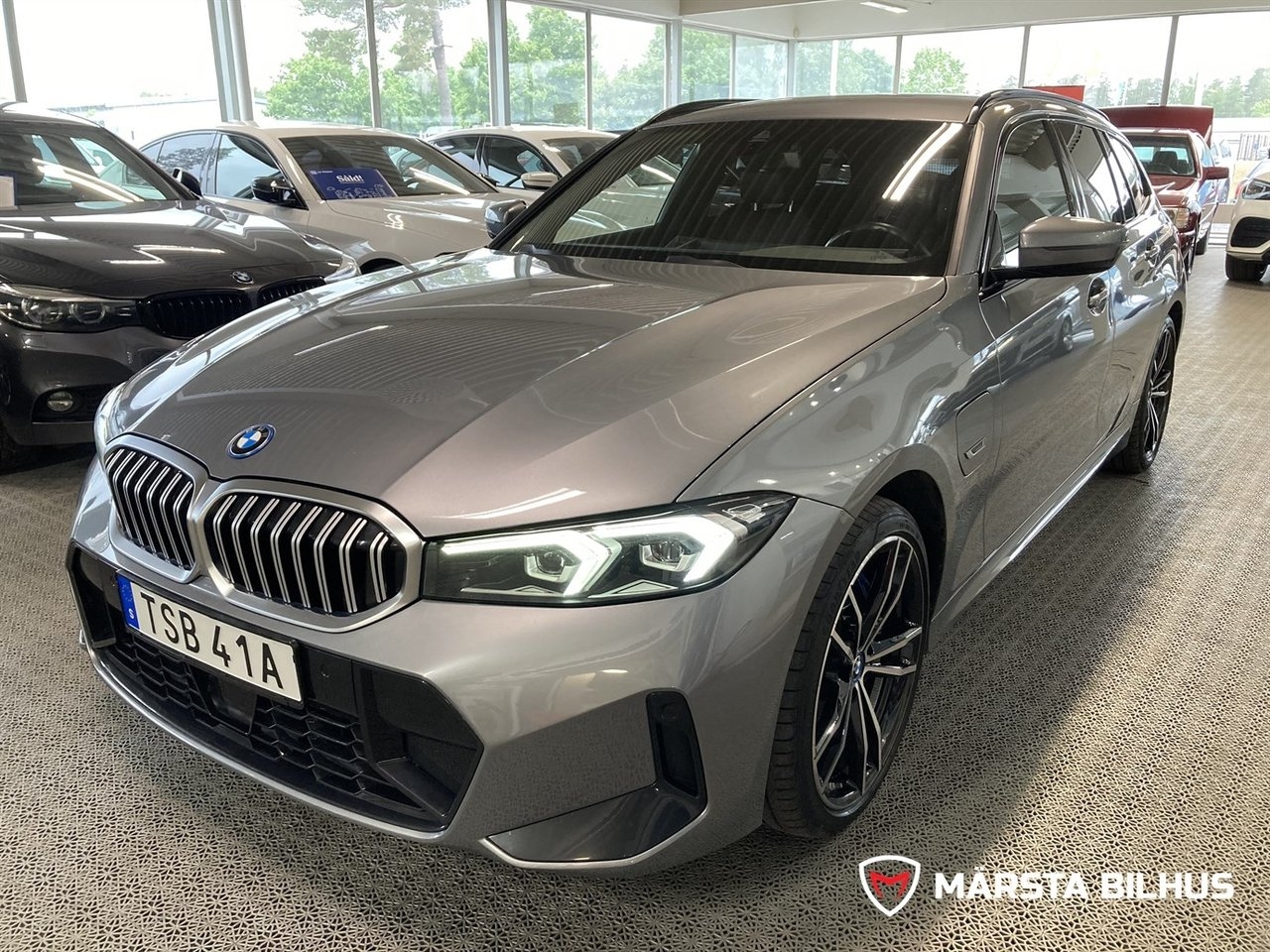 BMW 330e
