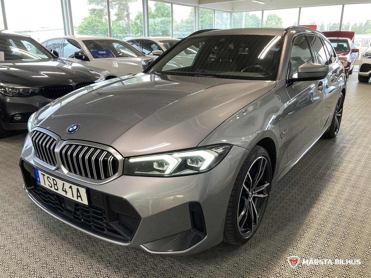 BMW 330