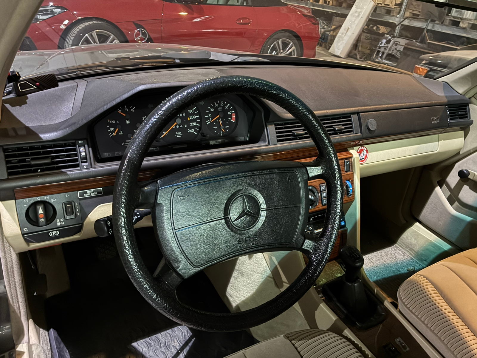 Mercedes-Benz 300 CE Coupé Manuell 1990, photo 4/9