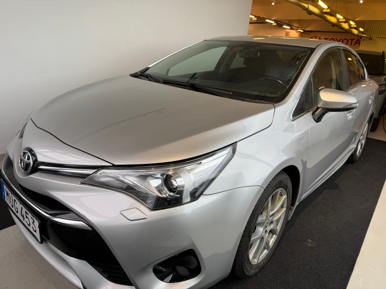 Toyota Avensis Sedan 2.0 D-4D Manuell 2016, kuva 4/6