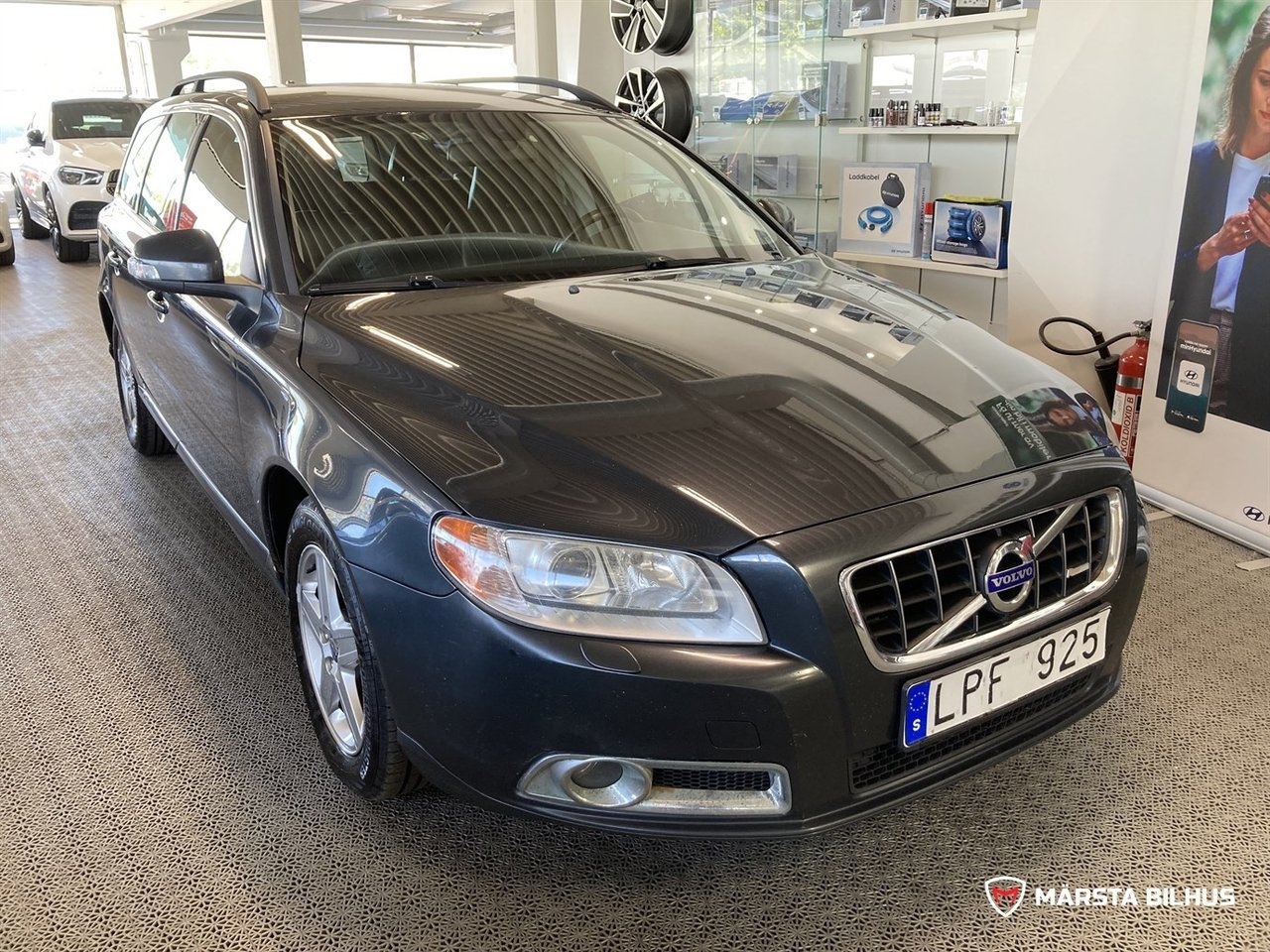 Volvo V70 D3 1(63hk) Momentum Ny servad 2011, kuva 2/13
