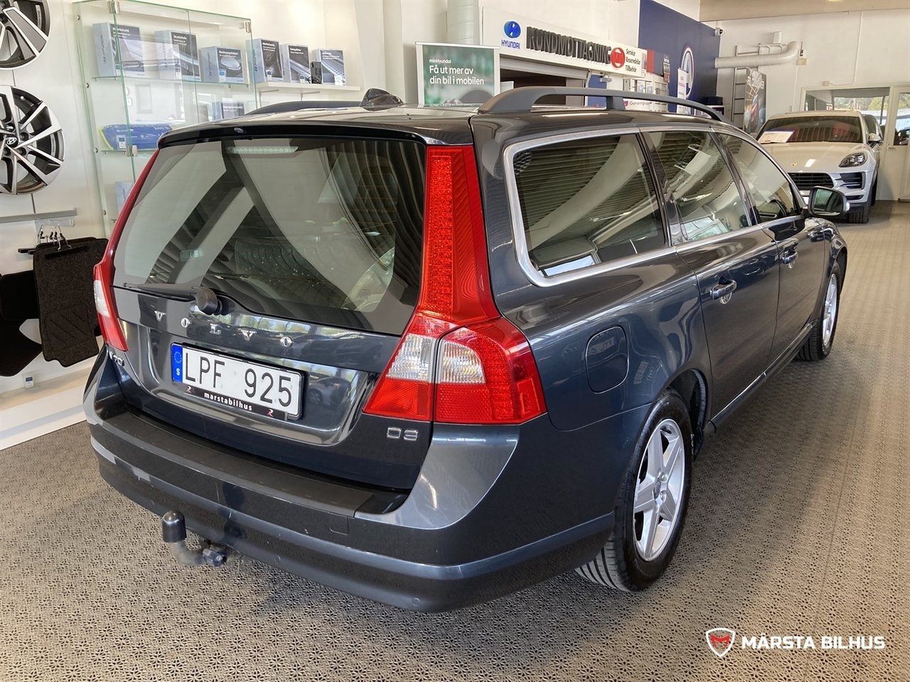 Volvo V70 D3 1(63hk) Momentum Ny servad 2011, kuva 3/13