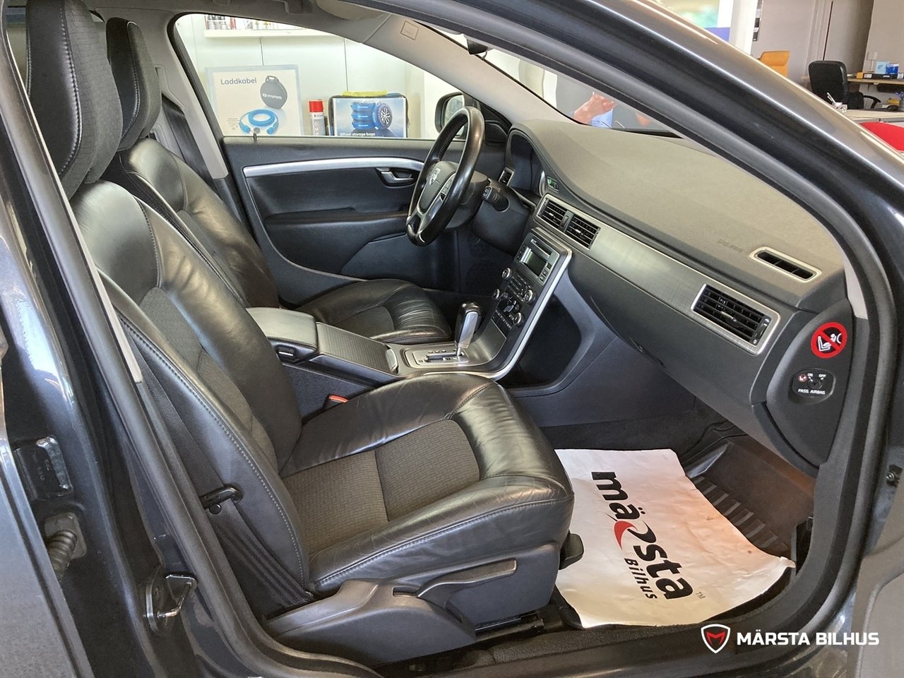 Volvo V70 D3 1(63hk) Momentum Ny servad 2011, kuva 7/13