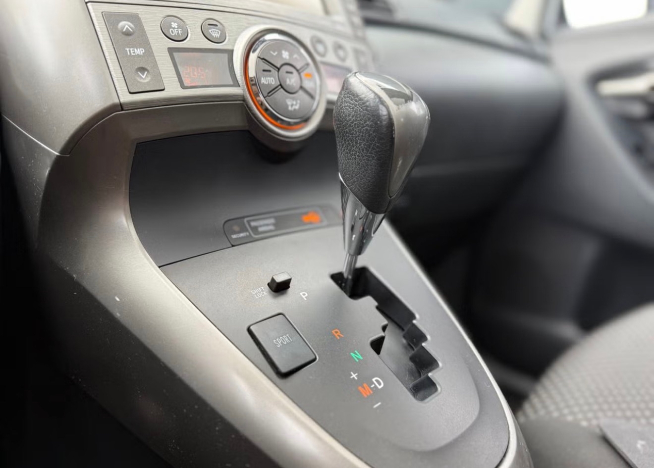 Toyota Verso 1.8 Valvematic Multidrive S 2009, kuva 4/5