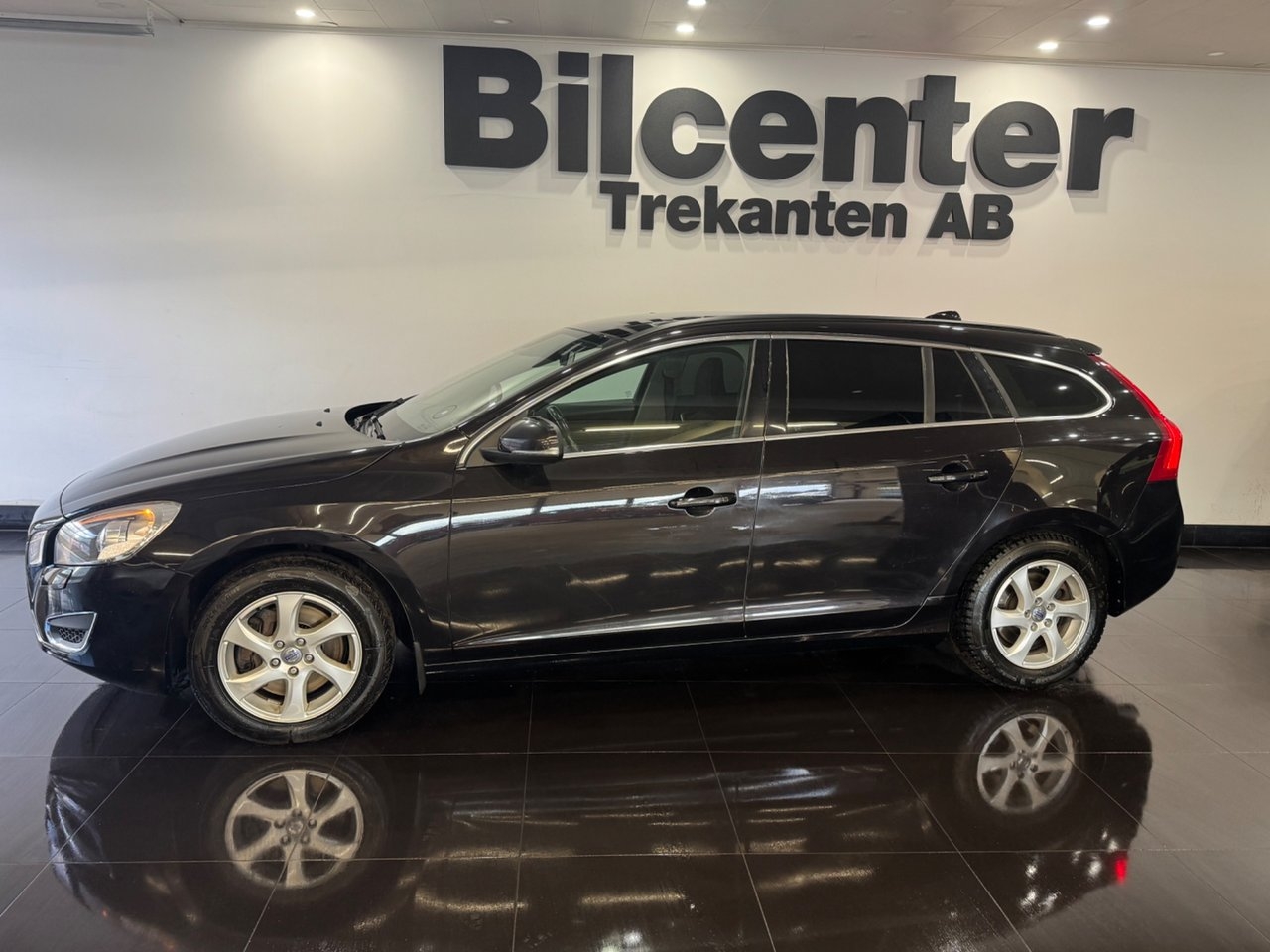 Volvo V60 D5 Geartronic Momentum Euro 5 2011, bild 3/10
