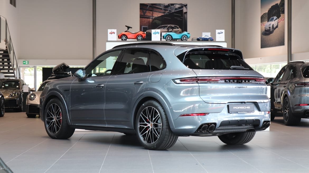Porsche Cayenne S E-Hybrid Black Edition 2026, bild 2/10
