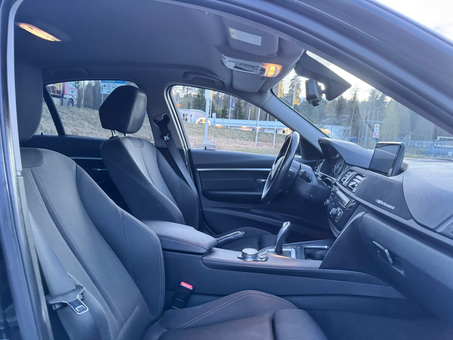 BMW 330 e Sedan Steptronic Sport line 2017, bild 7/10