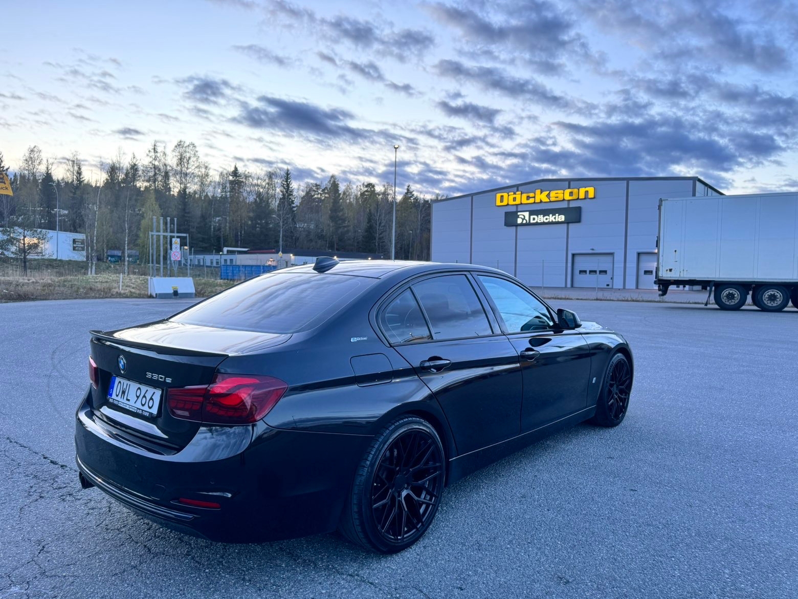 BMW 330 e Sedan Steptronic Sport line 2017, bild 5/10