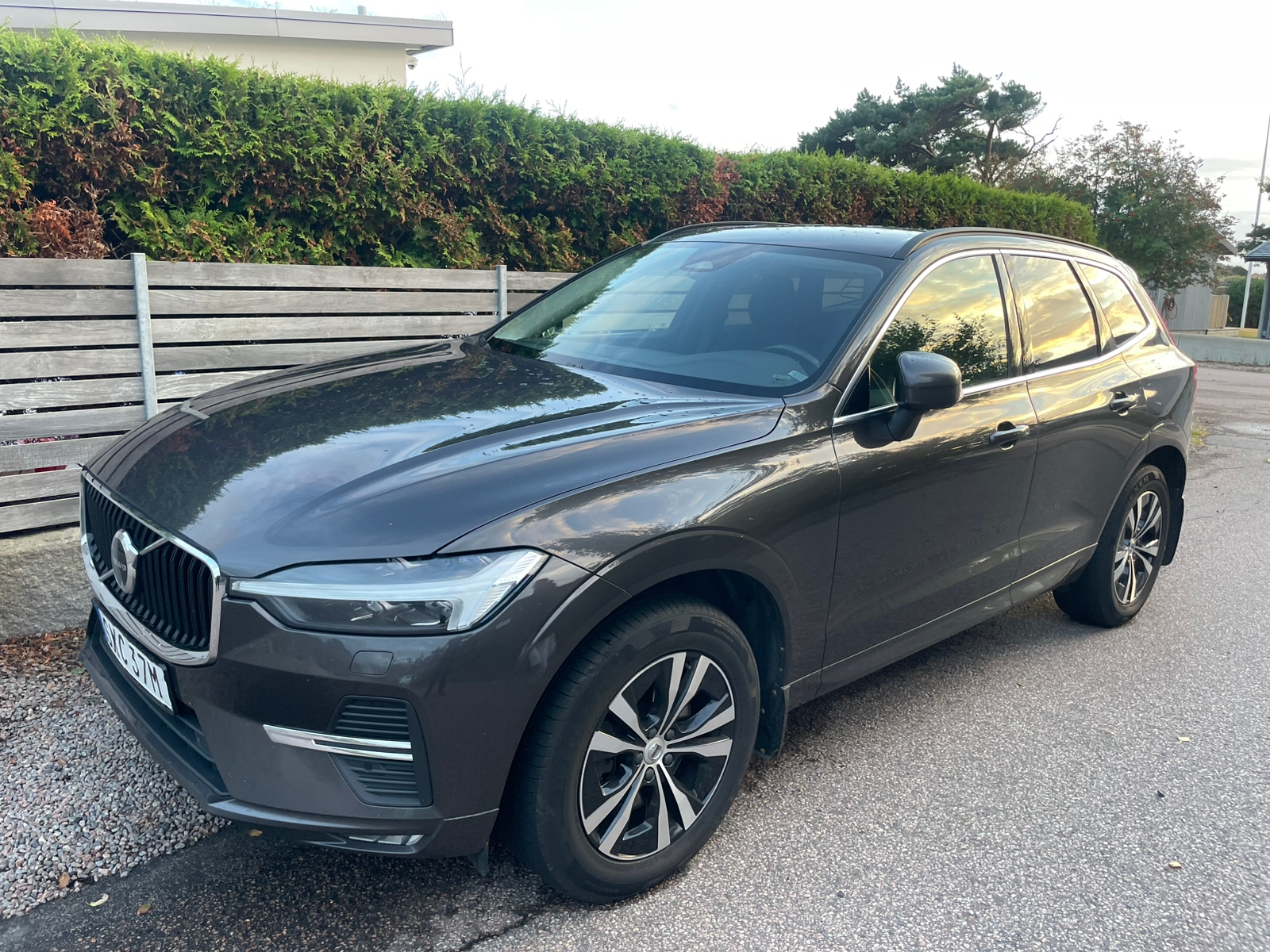 Volvo XC60 B4 AWD Geartronic 2022, bild 2/4