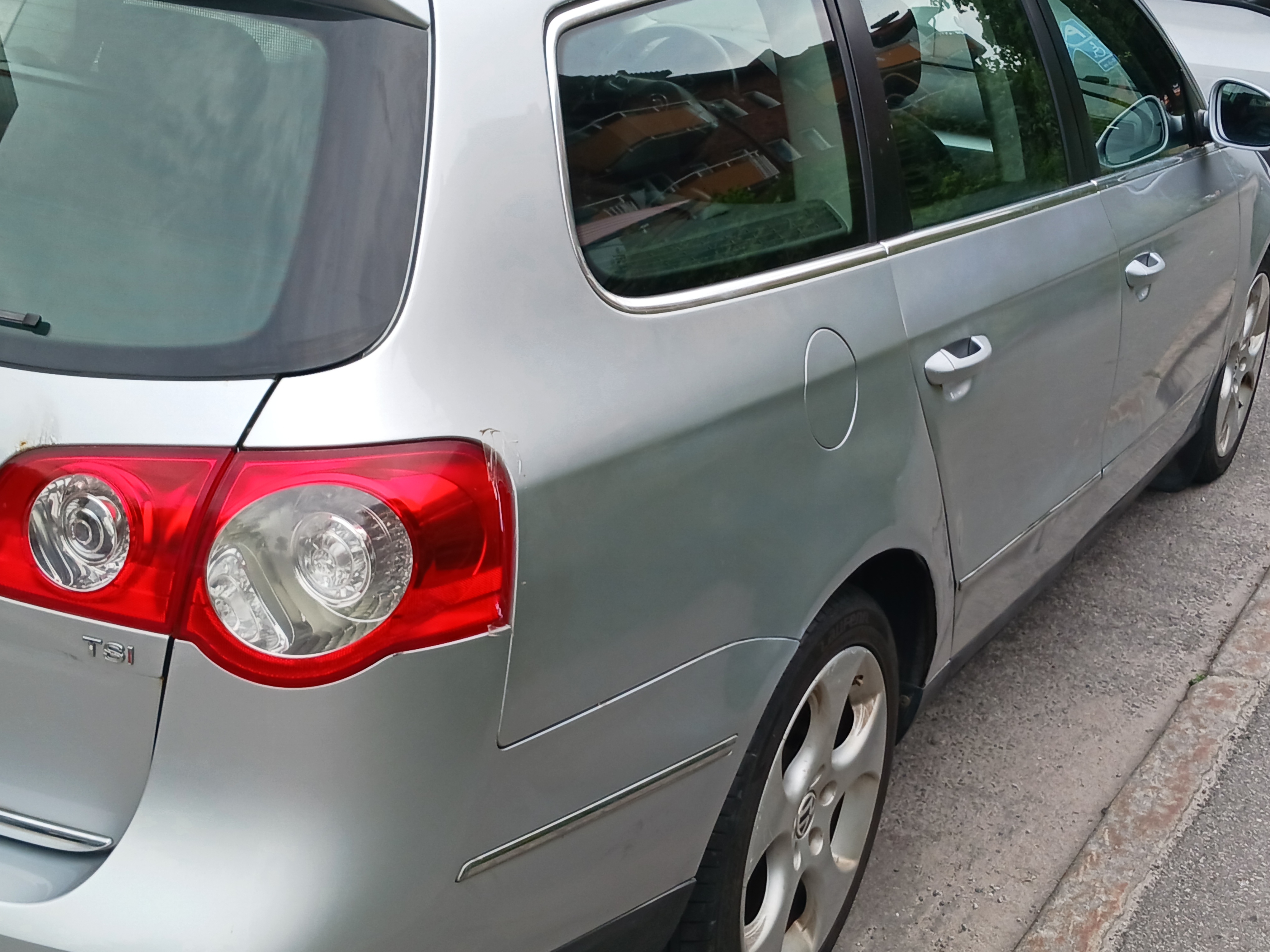 Volkswagen Passat 2010, bild 3/8