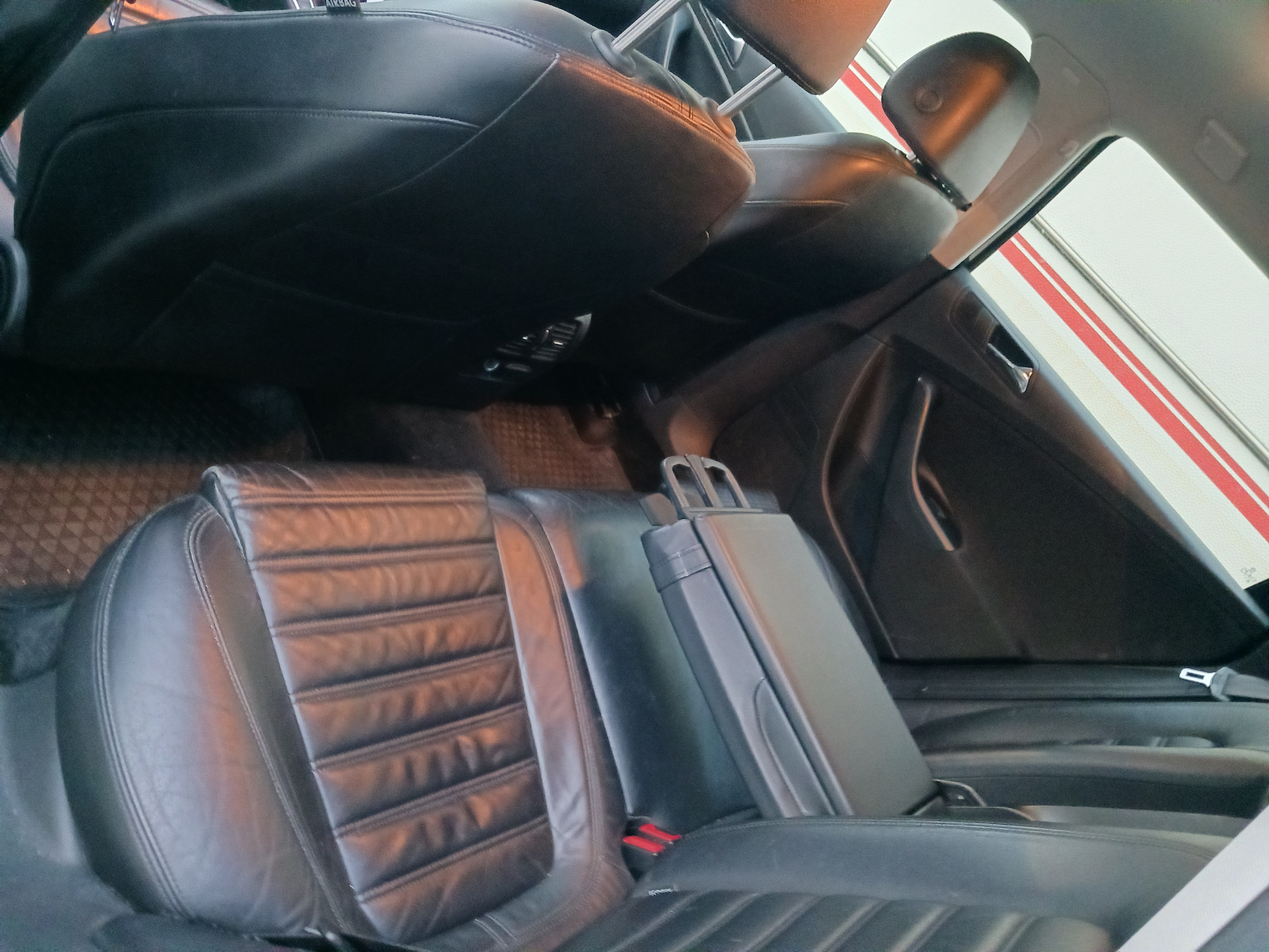 Volkswagen Passat 2010, bild 6/8