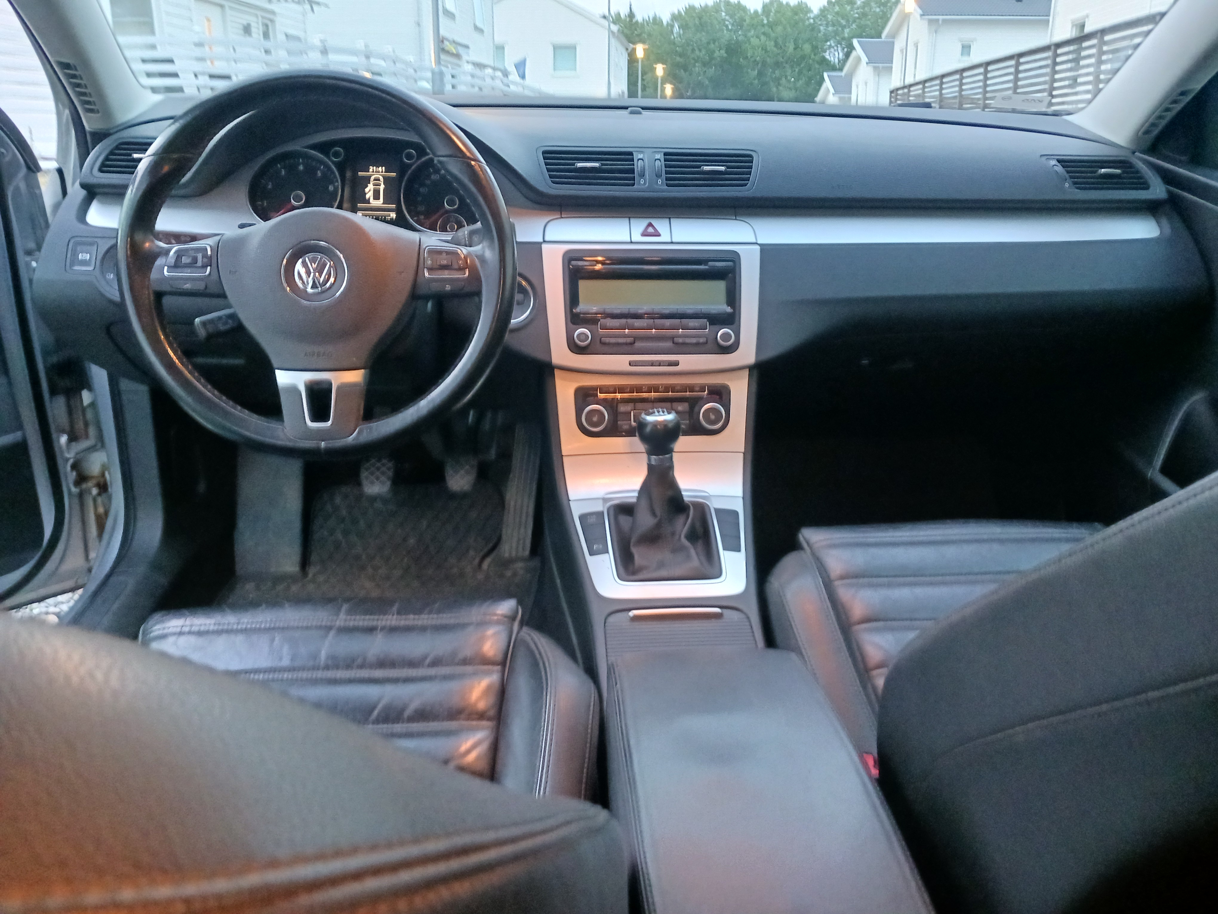 Volkswagen Passat 2010, bild 5/8