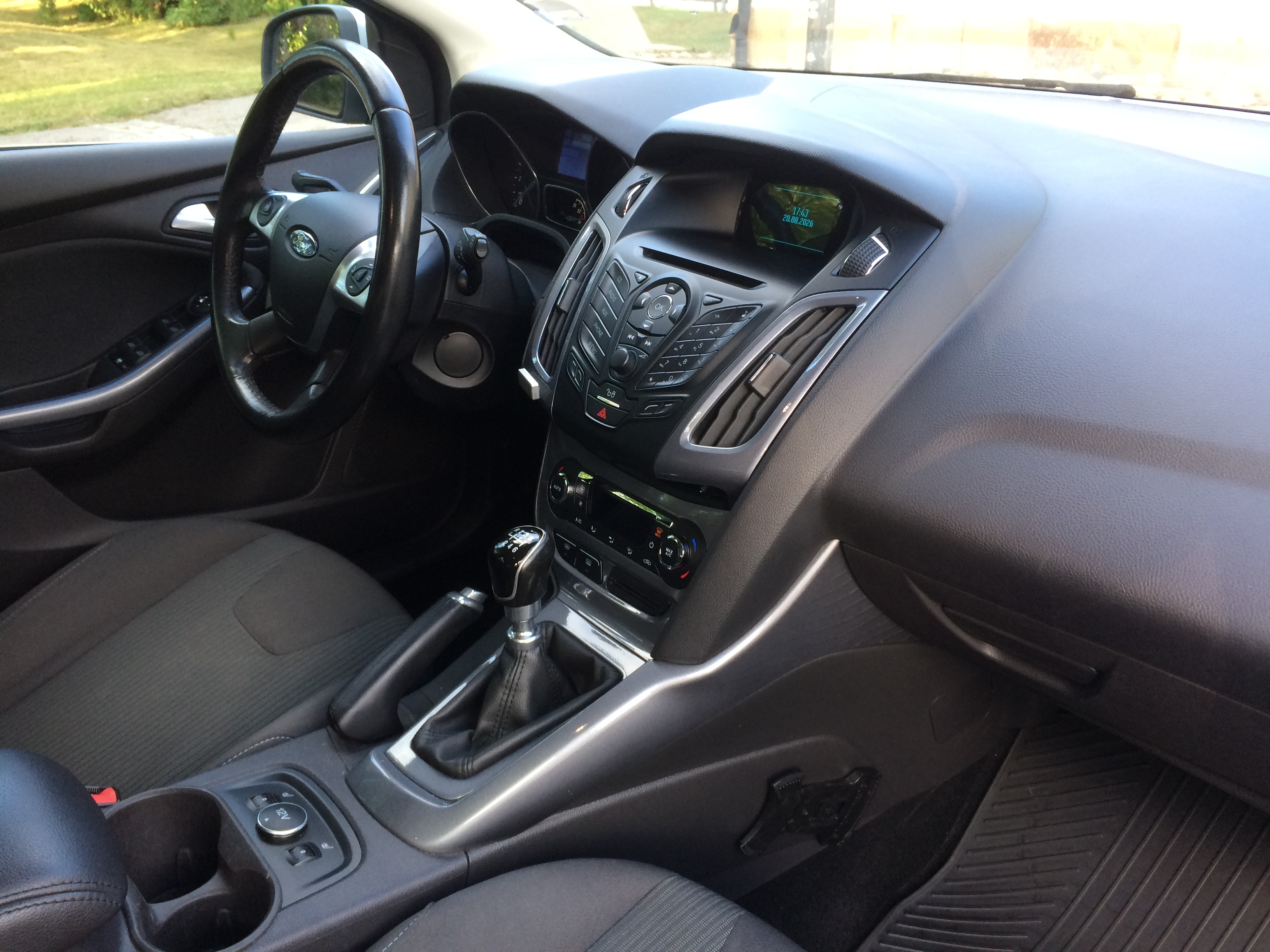 Ford Focus Kombi 1.6 TDCi Manuell 2014, bild 3/6