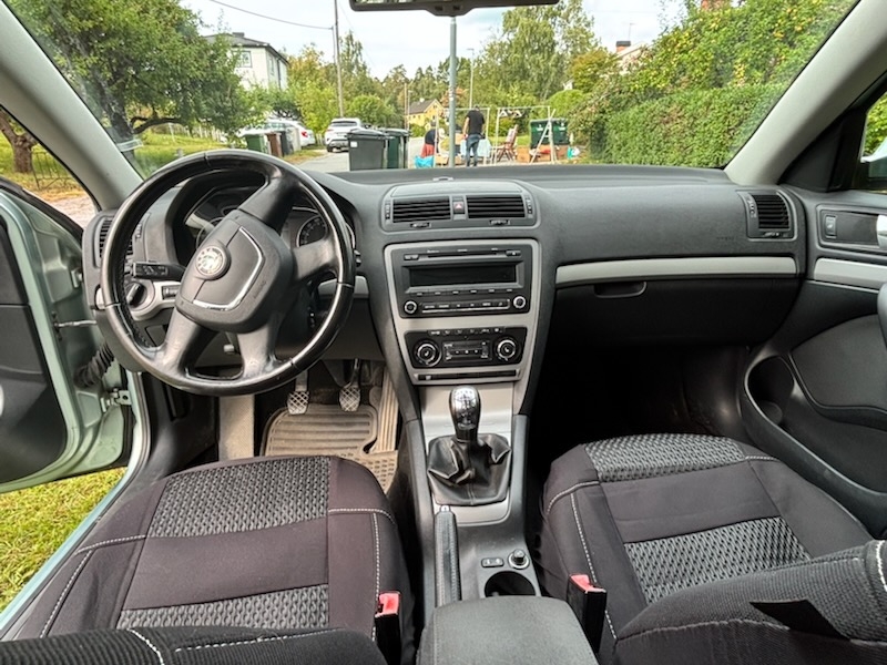 Skoda Octavia 2010, bild 7/9