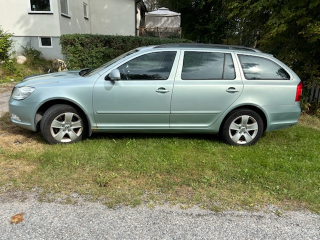 Skoda Octavia 2010, bild 2/9