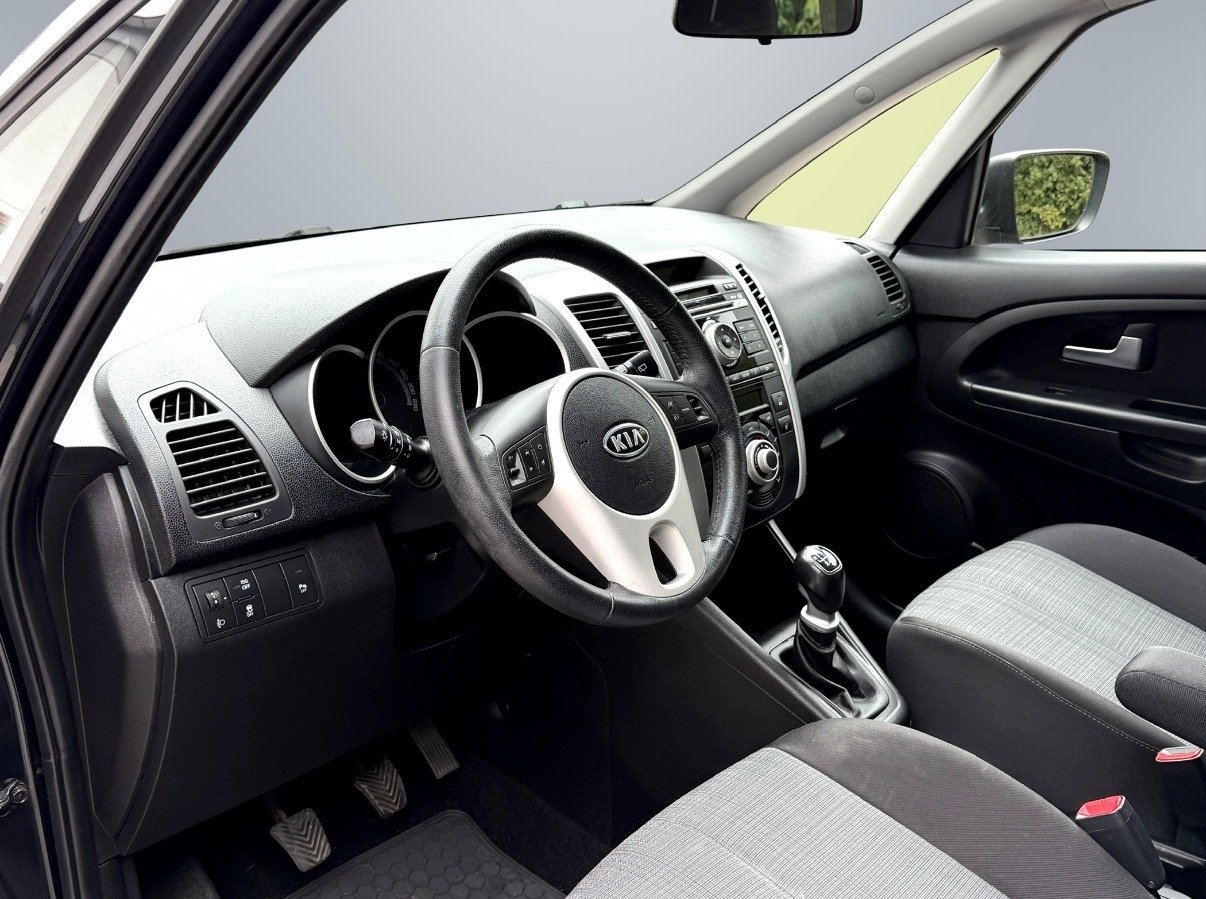 Kia Venga 1.4 CRDi ECO Comfort 2011, photo 7/10