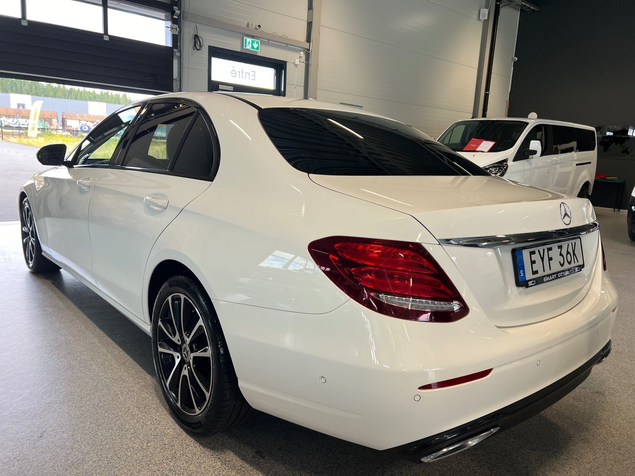 Mercedes-Benz E 2020, bild 5/10