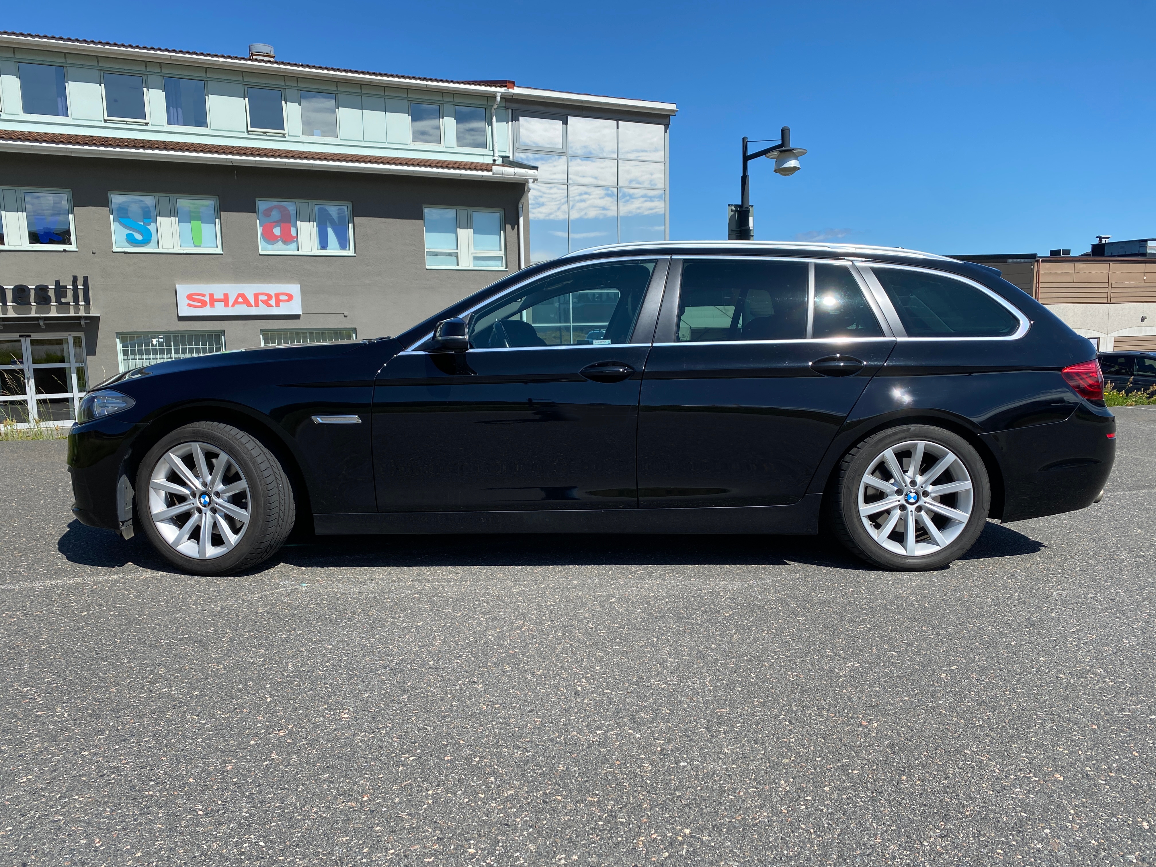 BMW 520 d xDrive Touring Steptronic 2017, kuva 4/8