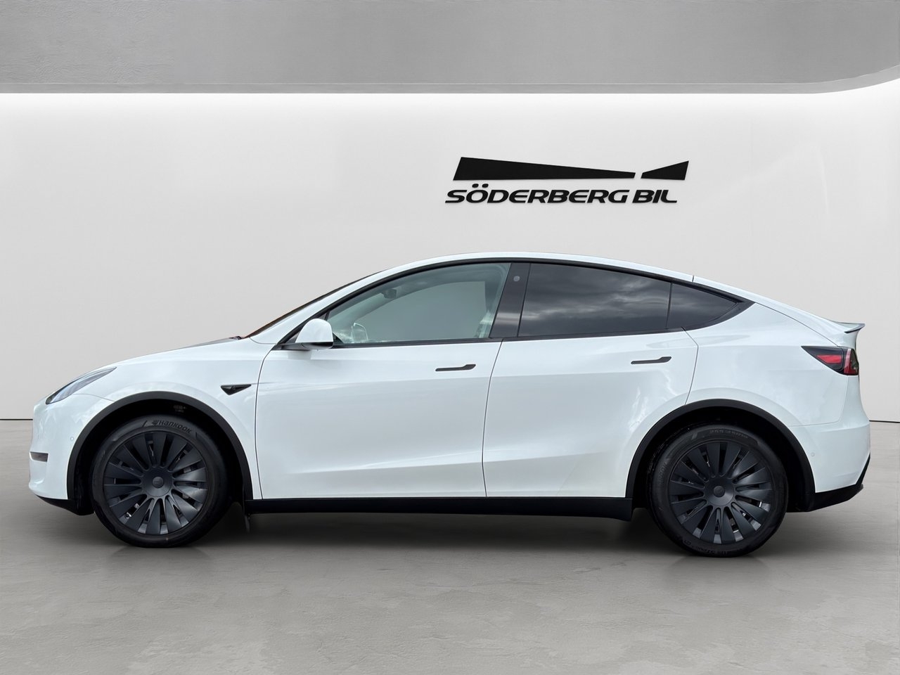 Tesla Model Y Long Range 514hk AWD 2022, bild 6/10