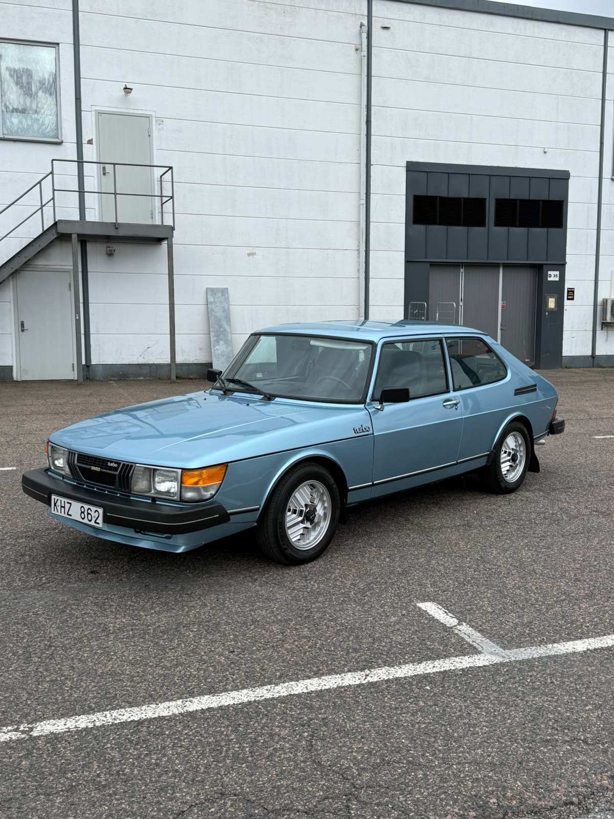 Saab 900