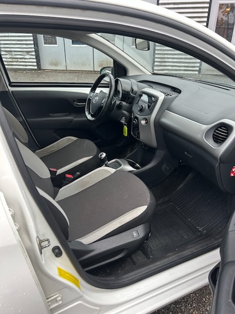 Toyota Aygo 5-dörrar 1.0 VVT-i x-shift 2017, bild 8/8