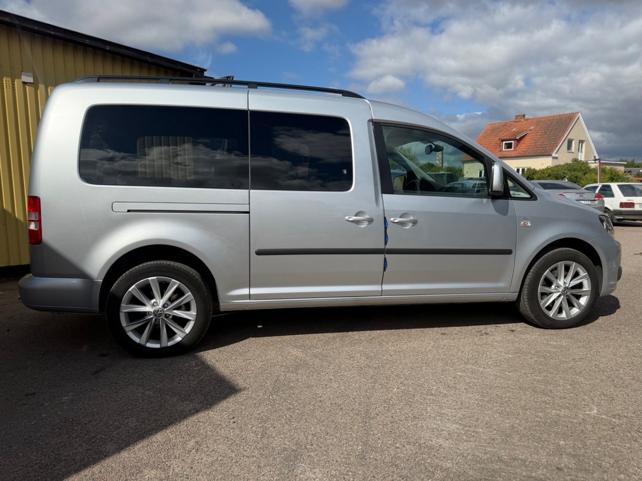 Volkswagen Caddy Maxi 2012, bild 3/10